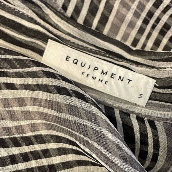Equipment Femme Sheer Striped Blouse top shirt striped silk Sz S - Picture 5 of 6